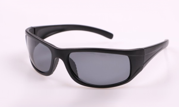 Polarized eyewear