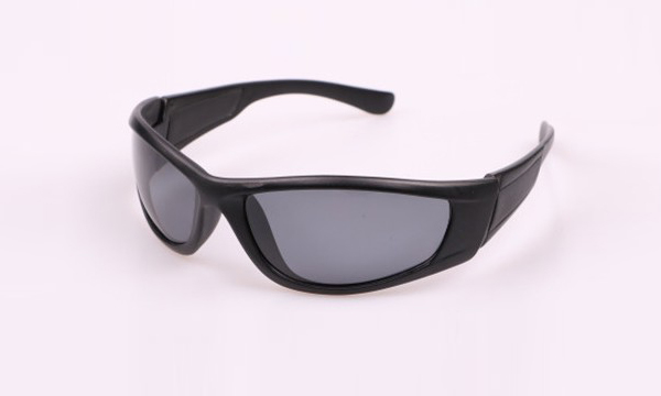 Polarized eyewear