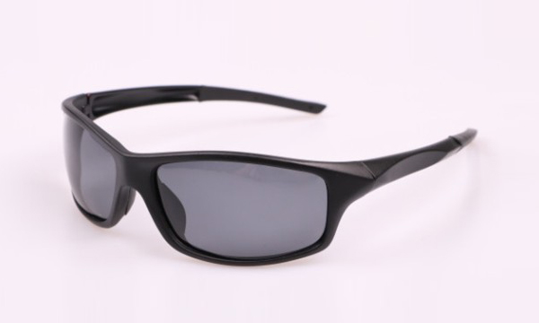 Polarized eyewear