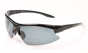 Polarized sunglasses with magnifier