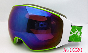 Ski goggle